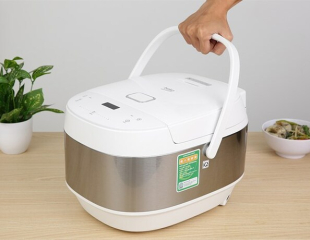 Nồi cơm điện tử Beko 1.8 lít RCM 50823W